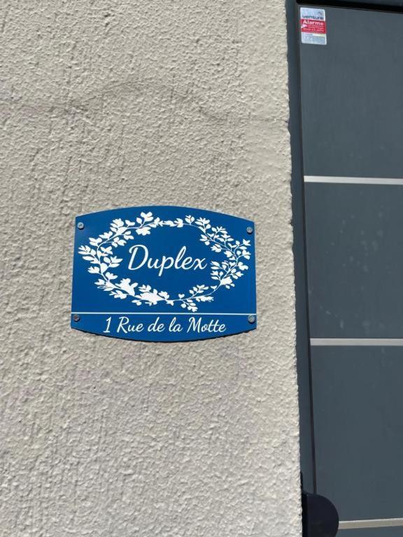 Duplex De La Motte Beaumont-sur-Sarthe Exterior foto